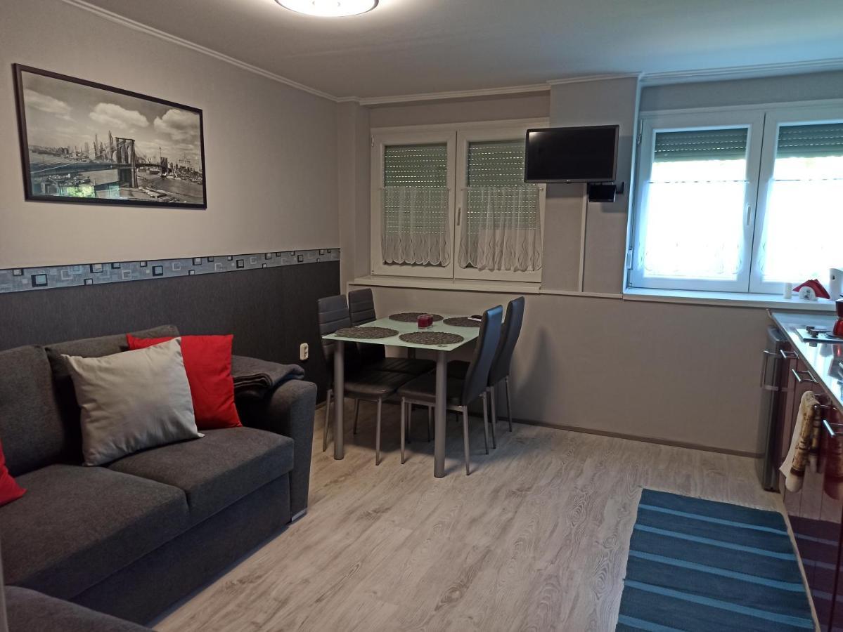 Angi Apartman- Nagyszeru Elhelyezkedes, Vendegkozpontu Szallashely-Szolgaltatas Apartment Harkany Exterior photo