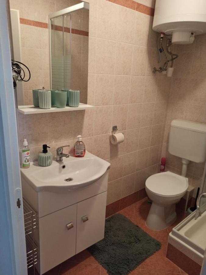 Angi Apartman- Nagyszeru Elhelyezkedes, Vendegkozpontu Szallashely-Szolgaltatas Apartment Harkany Exterior photo